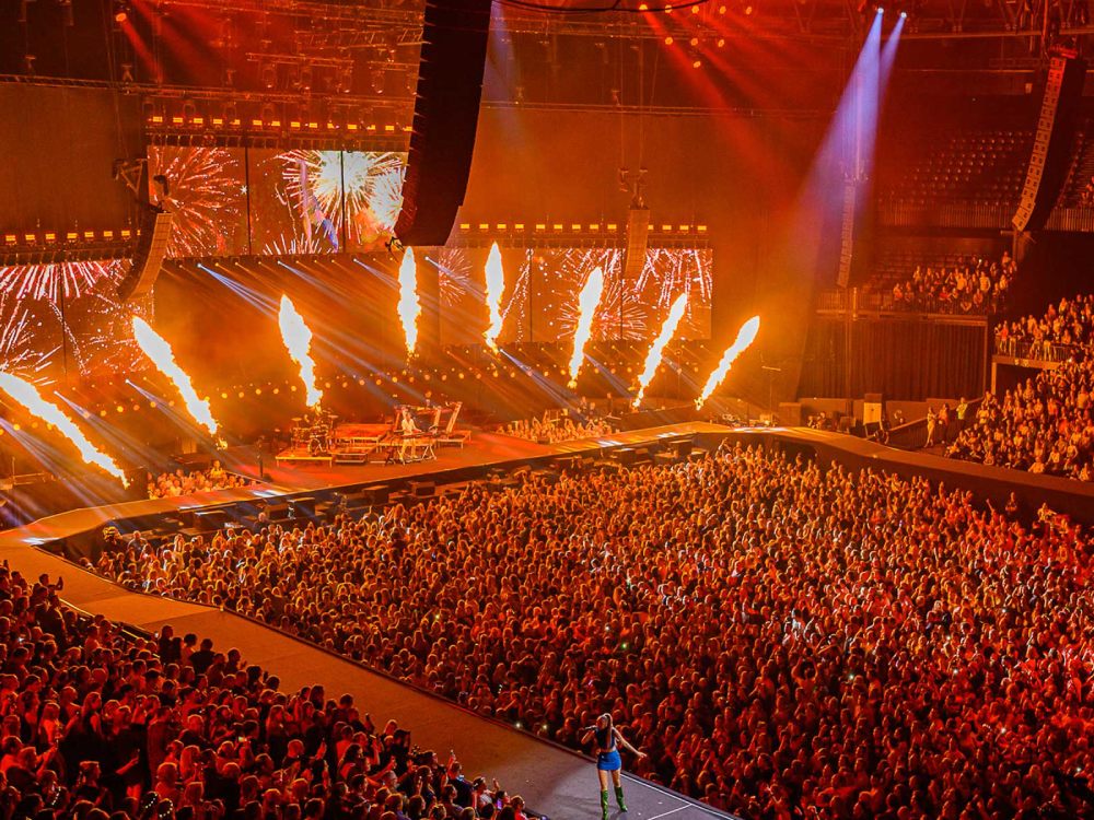Een show vollop aan de gang in het Sportpaleis